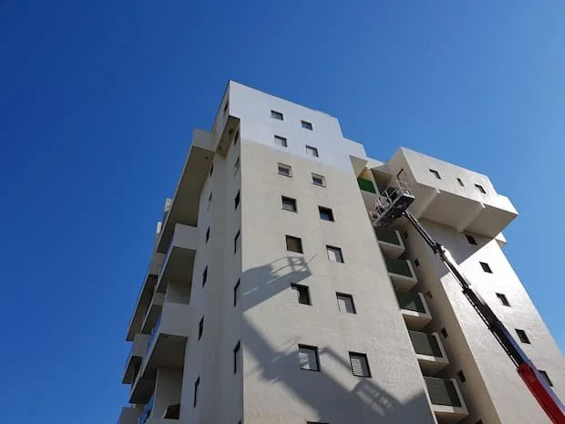 שיקום מבנים ושיפוץ חזיתות בניינים משותפים
